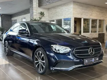 MERCEDES-BENZ E 300 e Avantgarde R.Cam Navi Ambiente ACC SHZ