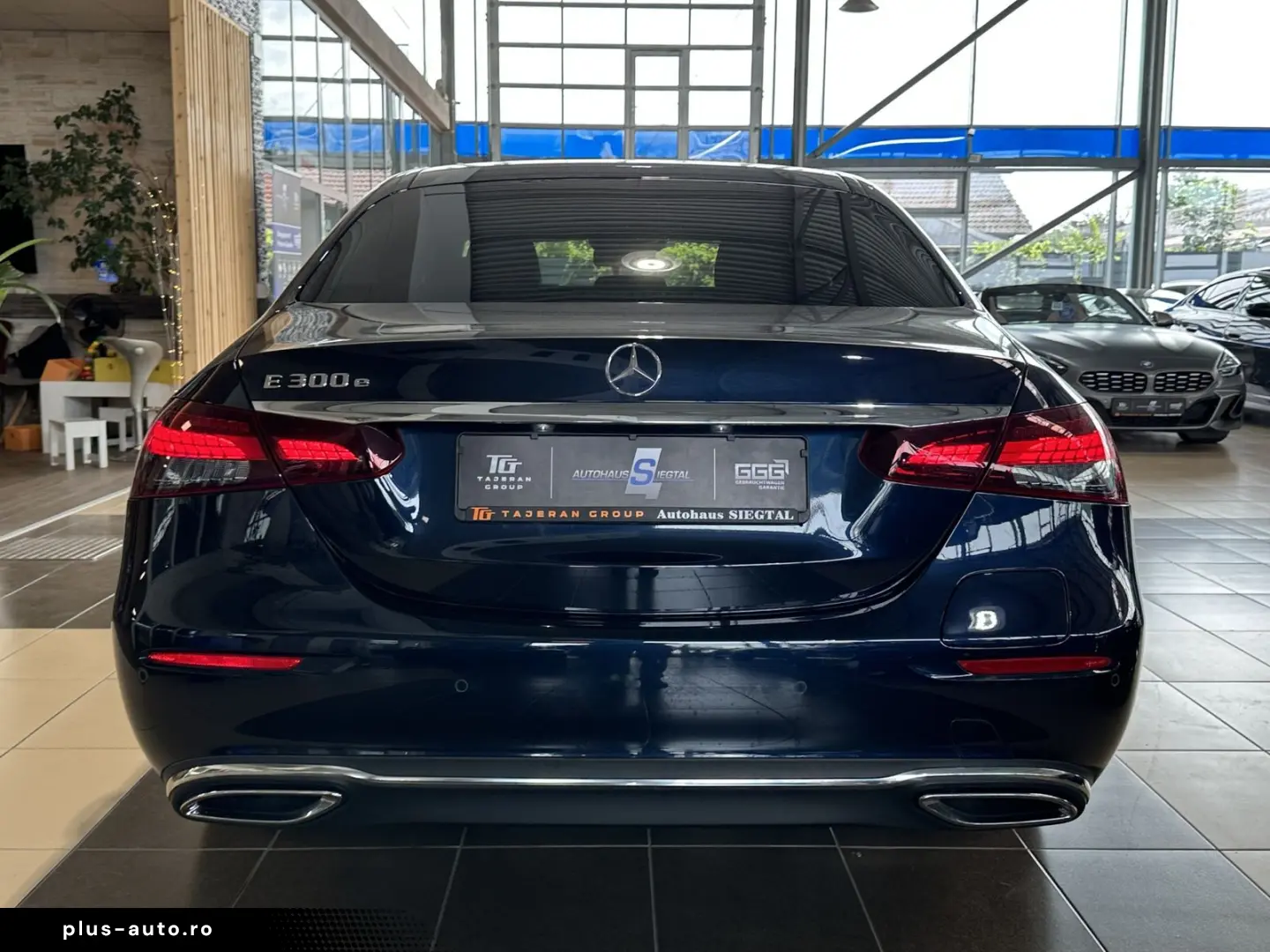 MERCEDES-BENZ E 300 e Avantgarde R.Cam Navi Ambiente ACC SHZ