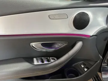 MERCEDES-BENZ E 300 e Avantgarde R.Cam Navi Ambiente ACC SHZ