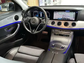 MERCEDES-BENZ E 300 e Avantgarde R.Cam Navi Ambiente ACC SHZ