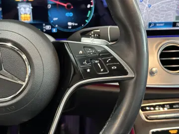 MERCEDES-BENZ E 300 e Avantgarde R.Cam Navi Ambiente ACC SHZ