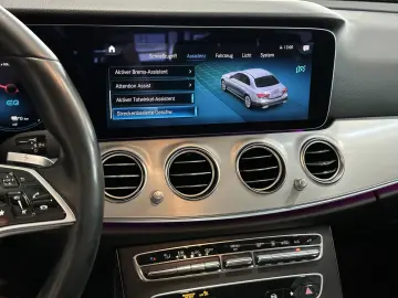 MERCEDES-BENZ E 300 e Avantgarde R.Cam Navi Ambiente ACC SHZ
