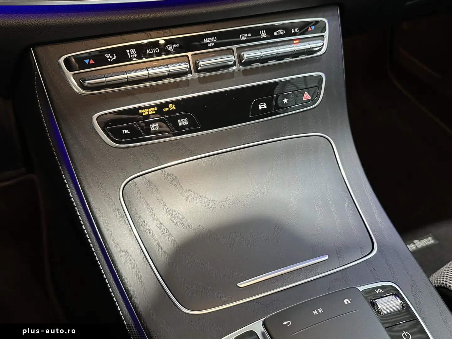 MERCEDES-BENZ E 300 e Avantgarde R.Cam Navi Ambiente ACC SHZ