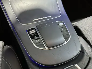 MERCEDES-BENZ E 300 e Avantgarde R.Cam Navi Ambiente ACC SHZ
