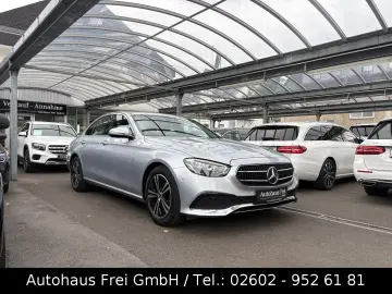 MERCEDES-BENZ E 220 Limousine Avantgarde 1-HAND LED …