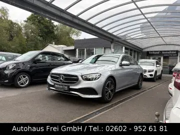 MERCEDES-BENZ E 220 Limousine Avantgarde 1-HAND LED …
