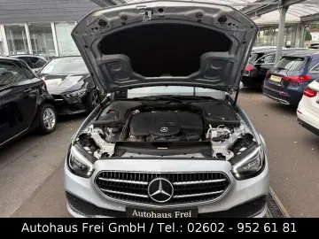MERCEDES-BENZ E 220 Limousine Avantgarde 1-HAND LED …