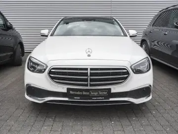 MERCEDES-BENZ E 220 d 4M Burmester Ambiente Panorama Kamera