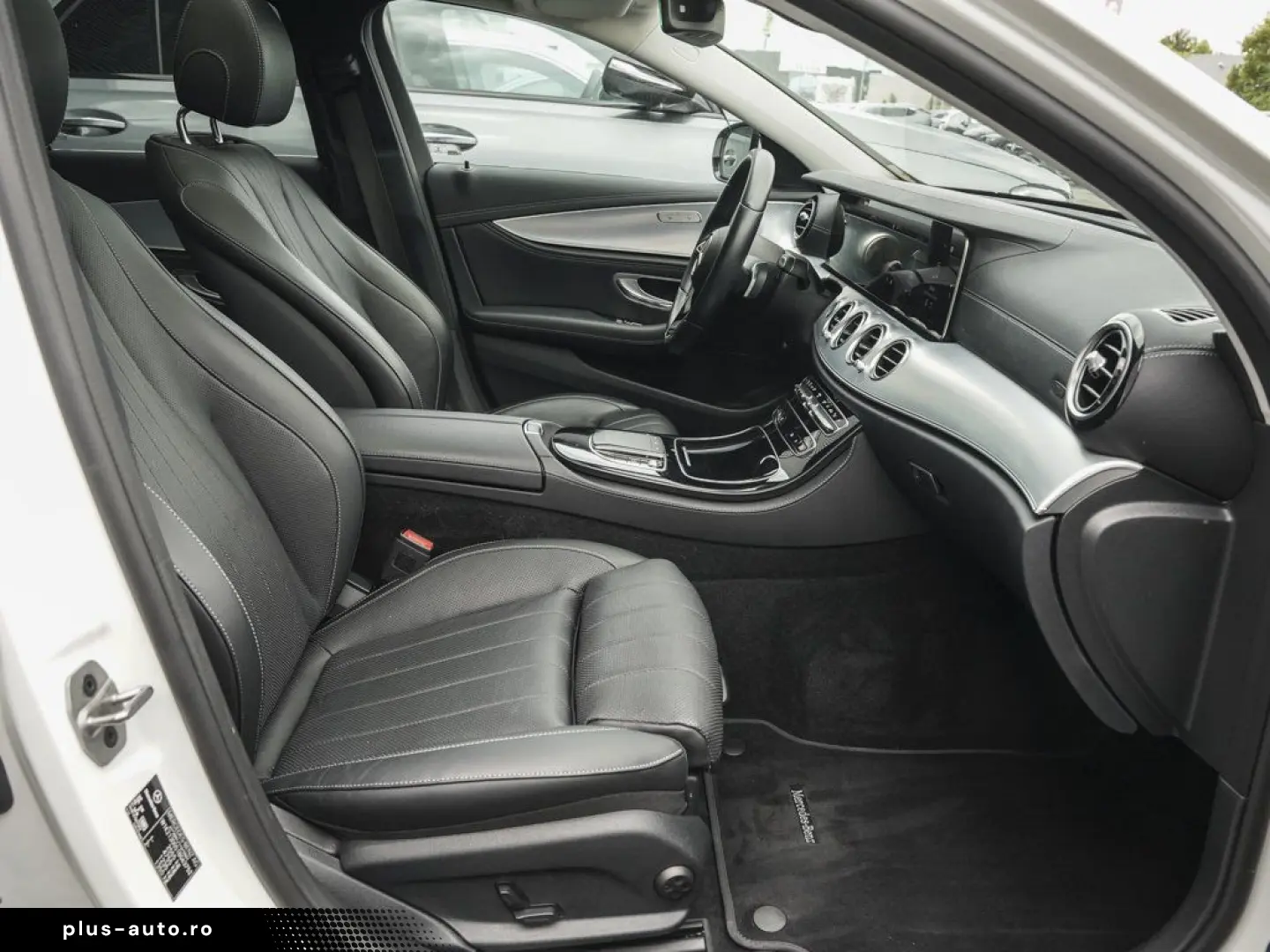 MERCEDES-BENZ E 220 d 4M Burmester Ambiente Panorama Kamera