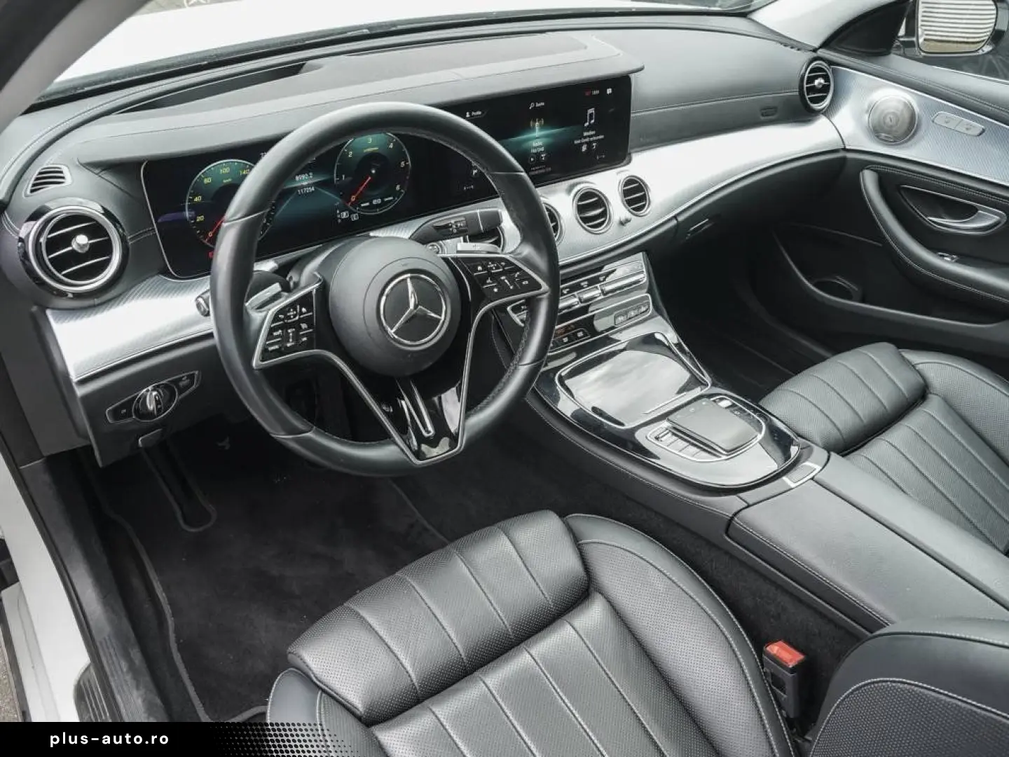 MERCEDES-BENZ E 220 d 4M Burmester Ambiente Panorama Kamera