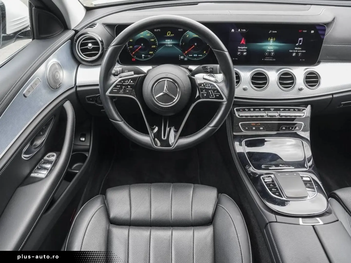 MERCEDES-BENZ E 220 d 4M Burmester Ambiente Panorama Kamera