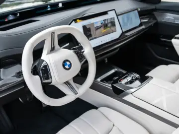 BMW 7 Series  740 xDrive Facelift MY2027