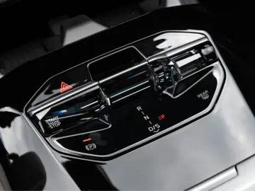 BMW 7 Series  740 xDrive Facelift MY2027