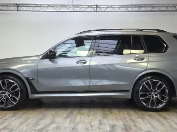 BMW X7 M60i Kristall Sky DrivePro AHK ACC Sitzlüft.