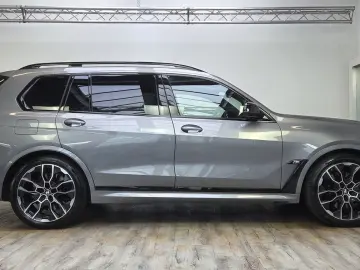 BMW X7 M60i Kristall Sky DrivePro AHK ACC Sitzlüft.