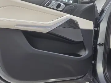 BMW X7 M60i Kristall Sky DrivePro AHK ACC Sitzlüft.