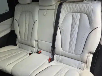 BMW X7 M60i Kristall Sky DrivePro AHK ACC Sitzlüft.