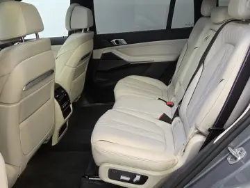 BMW X7 M60i Kristall Sky DrivePro AHK ACC Sitzlüft.