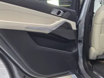 BMW X7 M60i Kristall Sky DrivePro AHK ACC Sitzlüft.