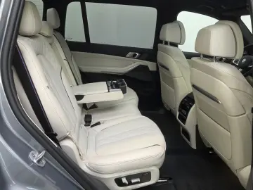 BMW X7 M60i Kristall Sky DrivePro AHK ACC Sitzlüft.