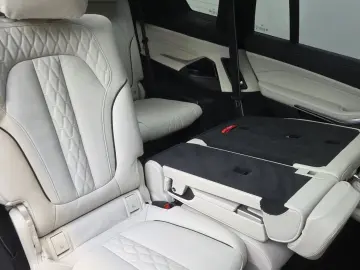 BMW X7 M60i Kristall Sky DrivePro AHK ACC Sitzlüft.