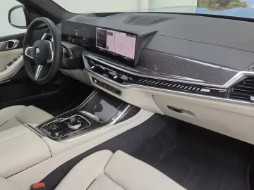BMW X7 M60i Kristall Sky DrivePro AHK ACC Sitzlüft.