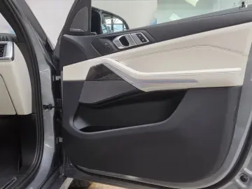 BMW X7 M60i Kristall Sky DrivePro AHK ACC Sitzlüft.