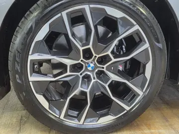BMW X7 M60i Kristall Sky DrivePro AHK ACC Sitzlüft.
