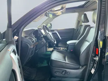 TOYOTA Land Cruiser 2.8 Executive  Pano RCam SHZ Leder