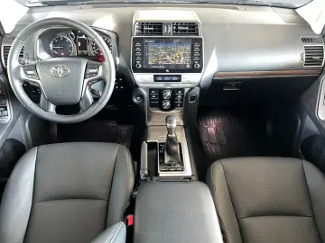 TOYOTA Land Cruiser 2.8 Executive  Pano RCam SHZ Leder