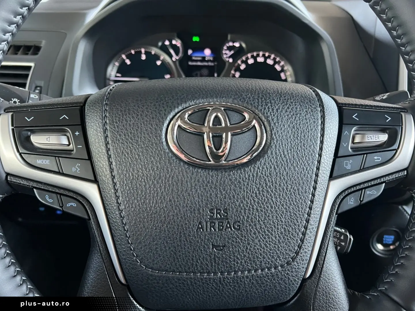 TOYOTA Land Cruiser 2.8 Executive  Pano RCam SHZ Leder
