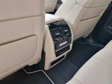 BMW X5 M Competition HUD Laser SKY B&W TV Massage