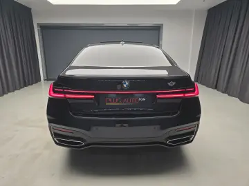 BMW 750i xDrive M Packet Individual