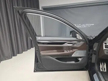 BMW 750i xDrive M Packet Individual