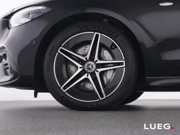 MERCEDES-BENZ C 300 e AMG