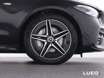 MERCEDES-BENZ C 300 e AMG