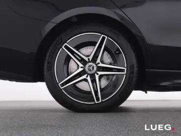 MERCEDES-BENZ C 300 e AMG