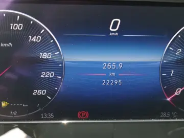 MERCEDES-BENZ C 180 AMG
