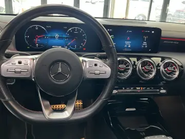 MERCEDES-BENZ CLA 45 AMG 4Matic PERFORMANCE