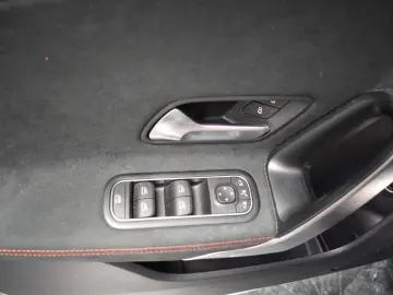 MERCEDES-BENZ CLA 200 AMG
