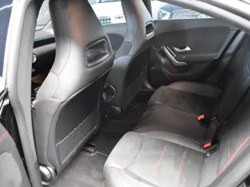 MERCEDES-BENZ CLA 200 AMG