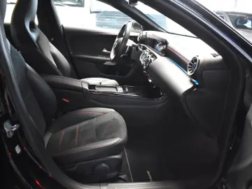 MERCEDES-BENZ CLA 200 AMG
