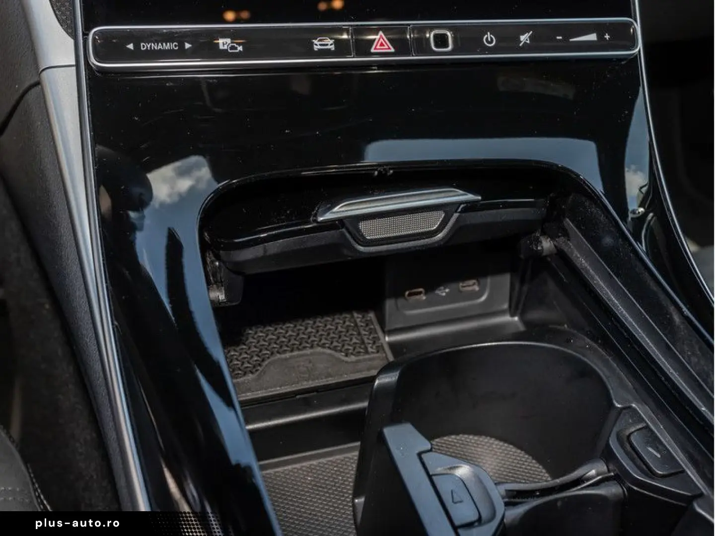MERCEDES-BENZ CLE 220 d AMG-Sport LED Cam Pano Memo &hellip;