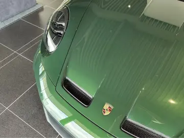 Porsche 992 911 GT3 Touring
