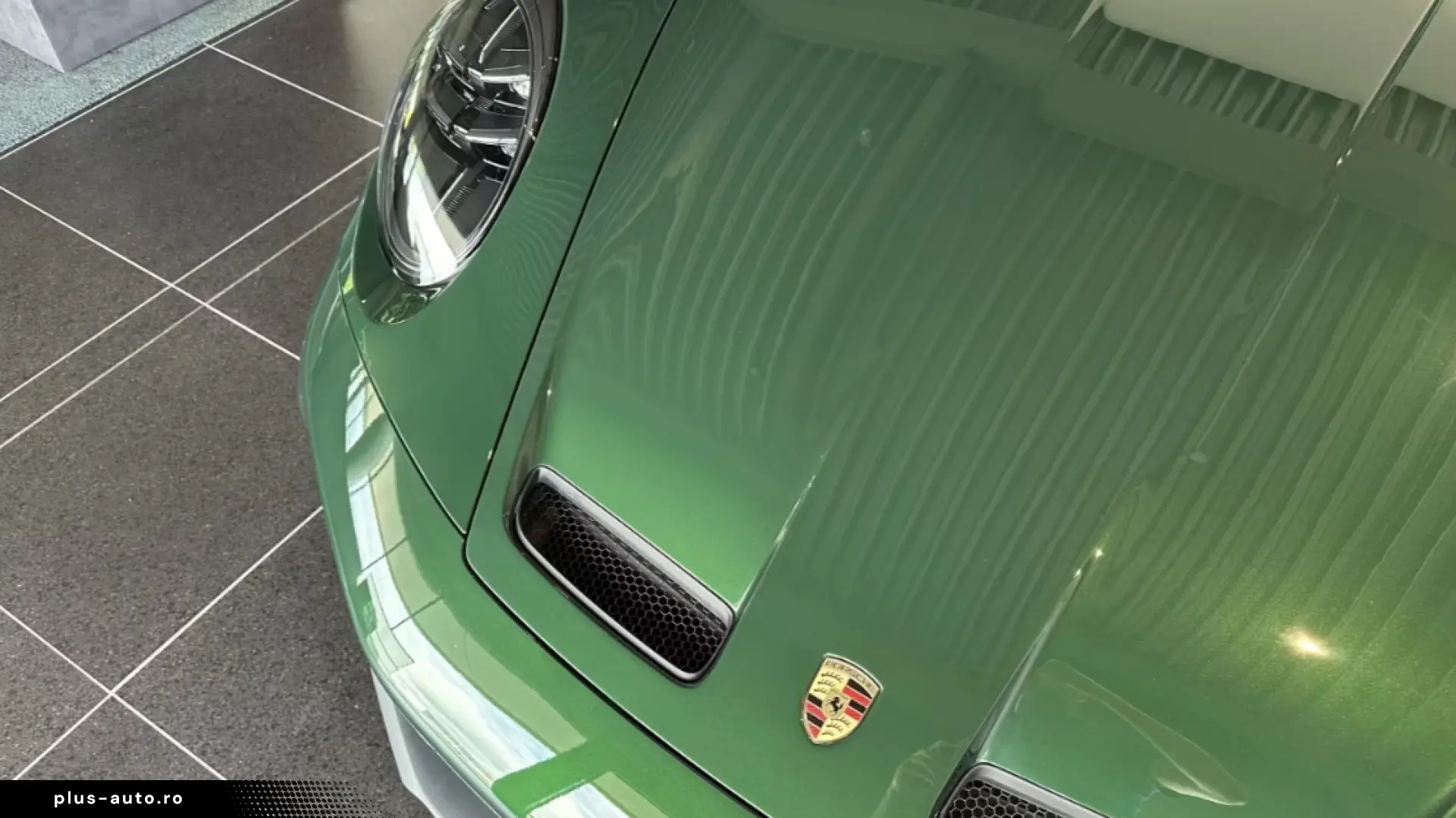 Porsche 992 911 GT3 Touring
