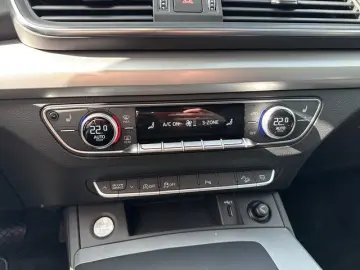 AUDI Q5 40 TDI S-tronic S line quattro AHK NAVI LED