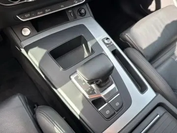 AUDI Q5 40 TDI S-tronic S line quattro AHK NAVI LED