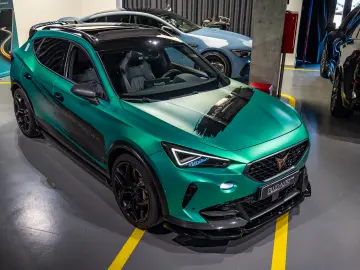 Cupra Formentor VZ5 Akrapovic Pano Beats Camera360