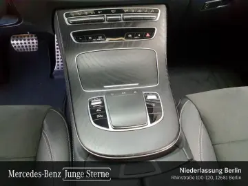 MERCEDES-BENZ E 300 de AMG