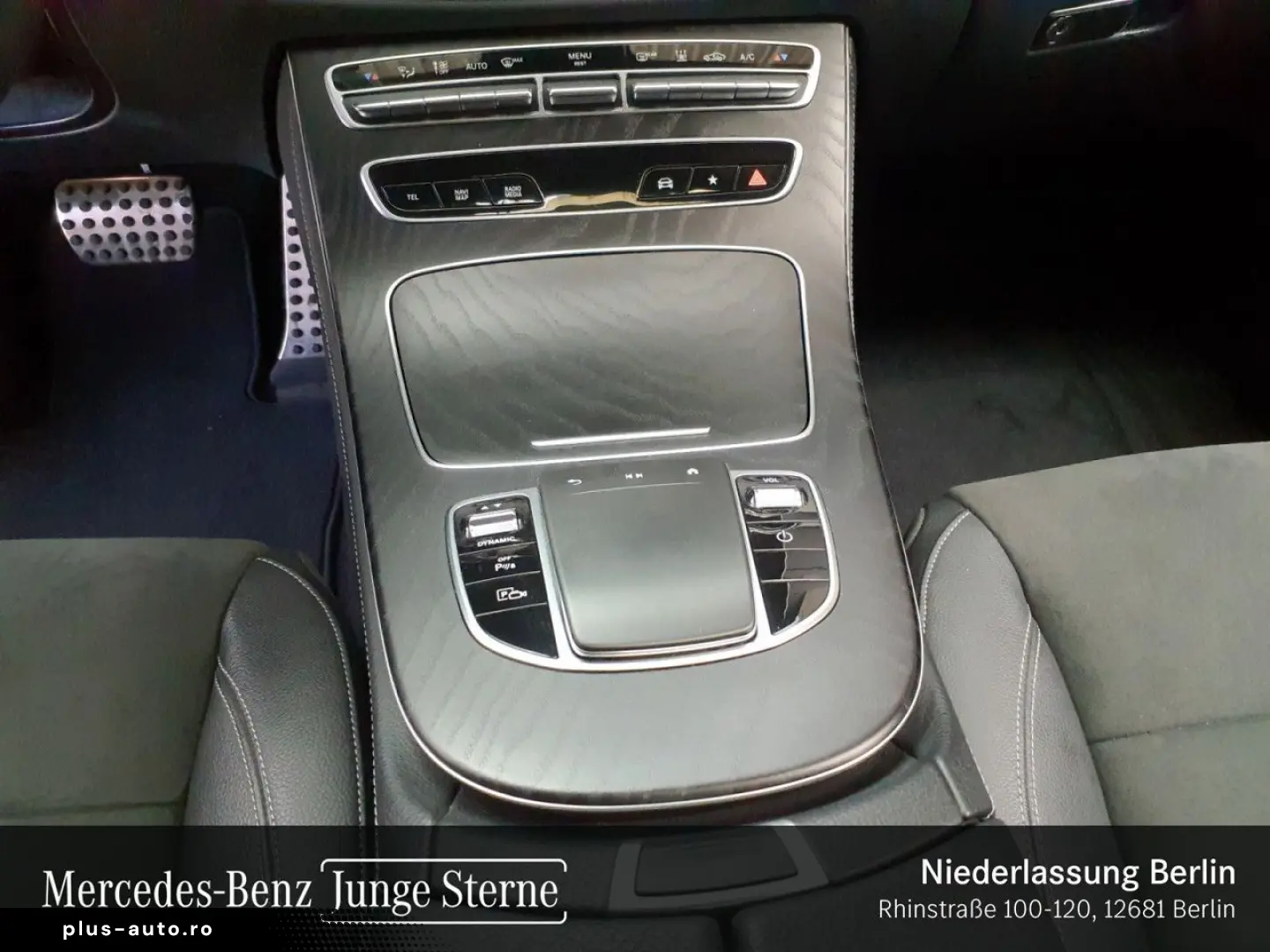 MERCEDES-BENZ E 300 de AMG
